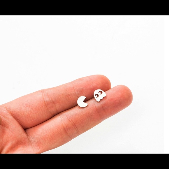 END OF SUMMER CLEARANCE!NEW! PacMan Stud Earrings Hypoallergenic - Picture 2 of 3